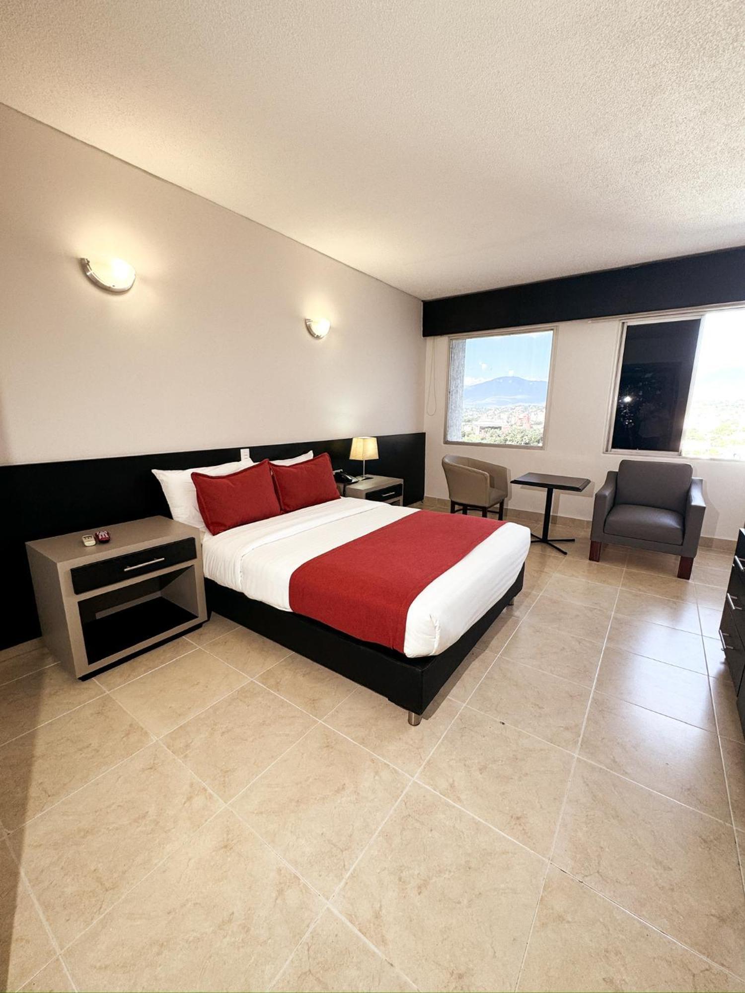Hotel Tonchala Cúcuta Exteriör bild