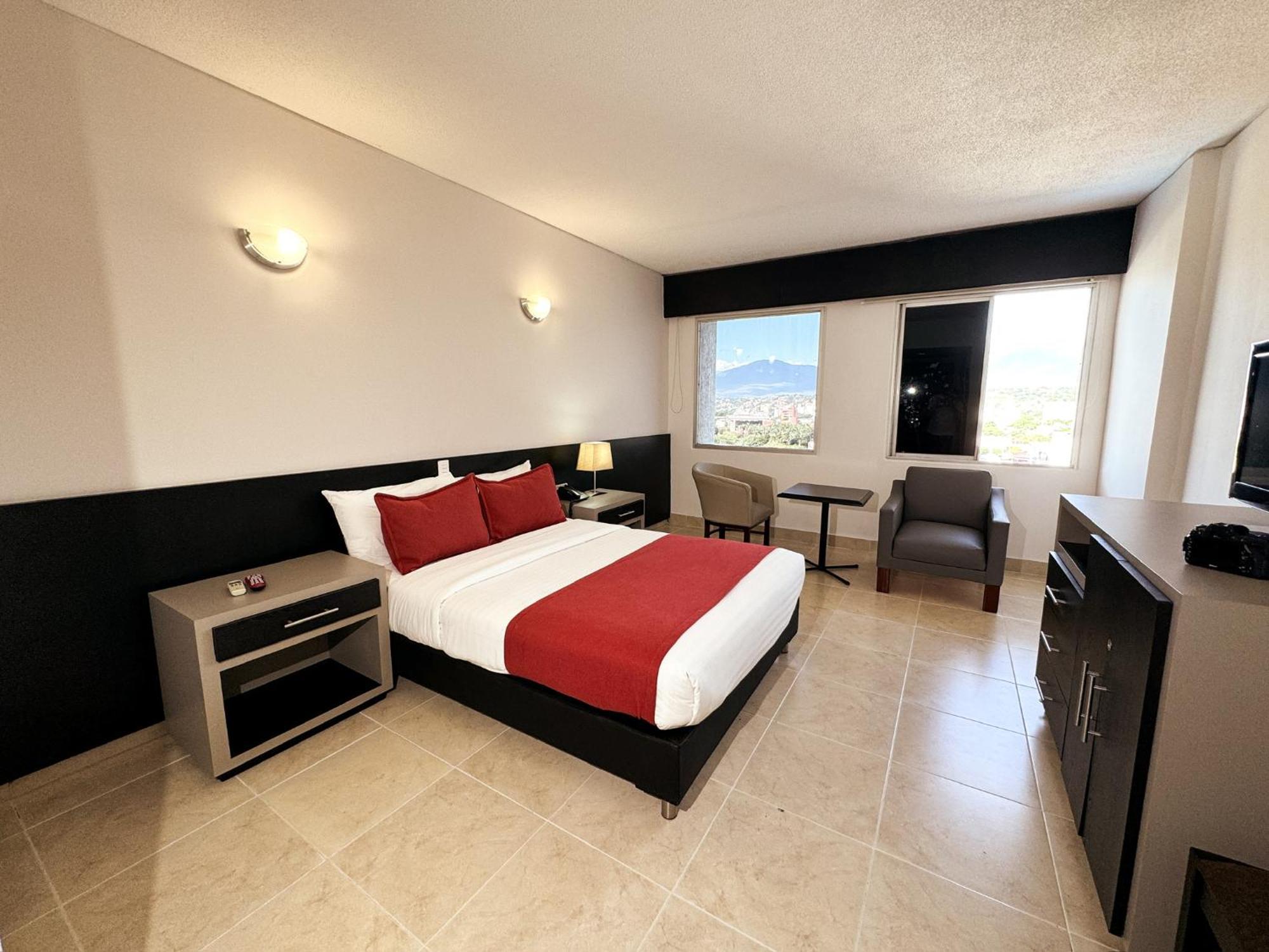 Hotel Tonchala Cúcuta Exteriör bild