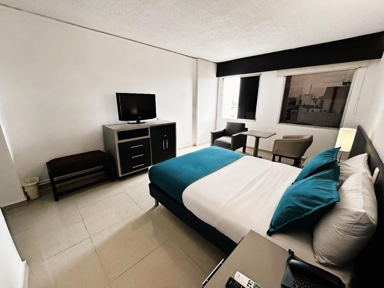 Hotel Tonchala Cúcuta Exteriör bild