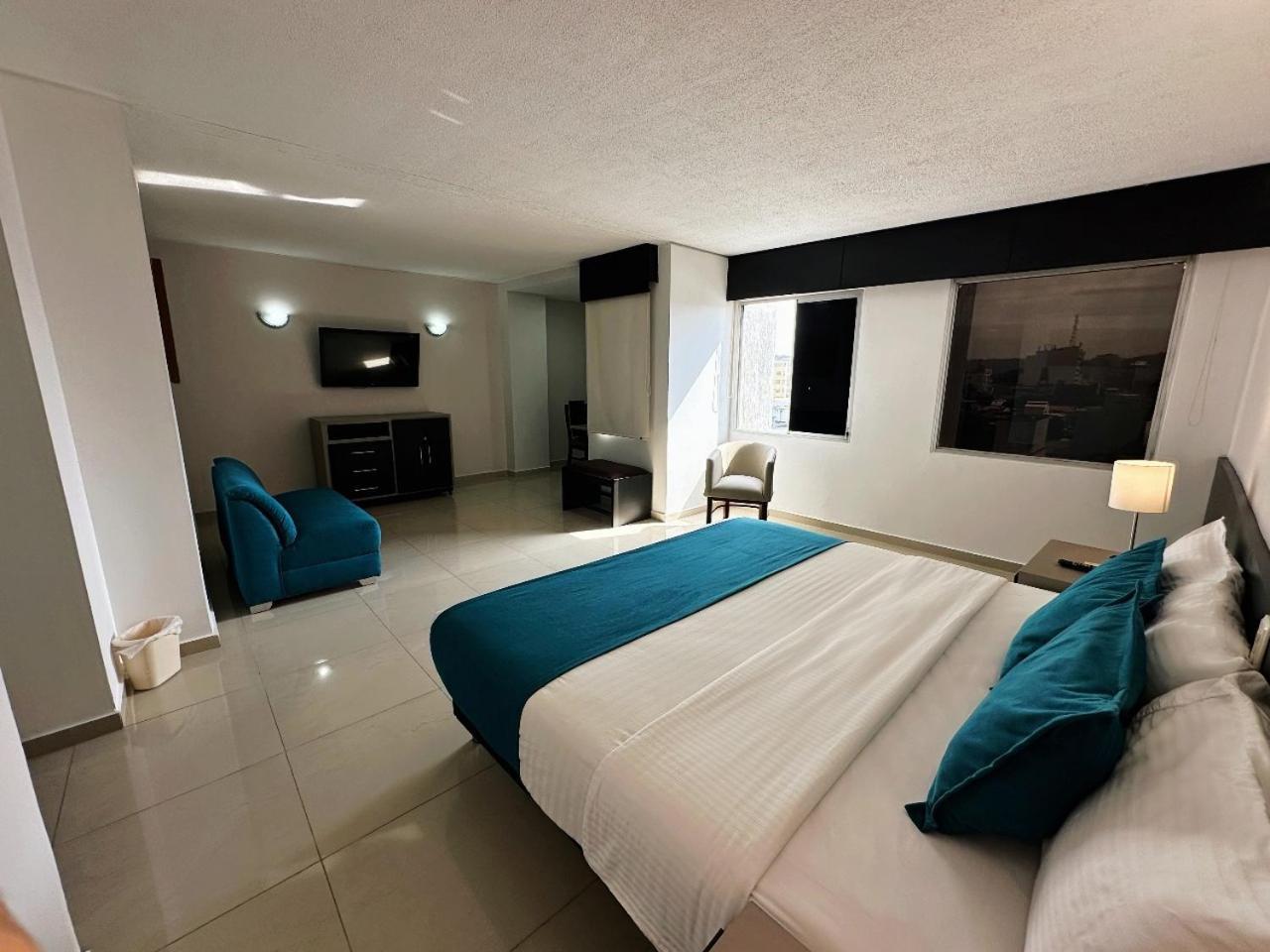 Hotel Tonchala Cúcuta Exteriör bild